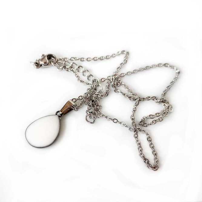 Necklace with breast milk drop pendant